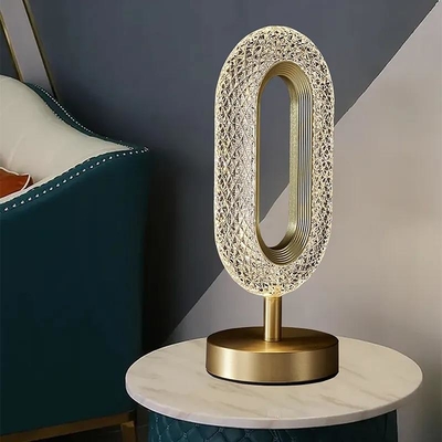 Modern Yatak Odası Başucu Masa Lambası Altın Akrilik Metal LED Masa Lambası